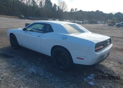 2016 Dodge Challenger Sxt z USA, uszkodzony, nr VIN 2C3CDZAG3GH337760